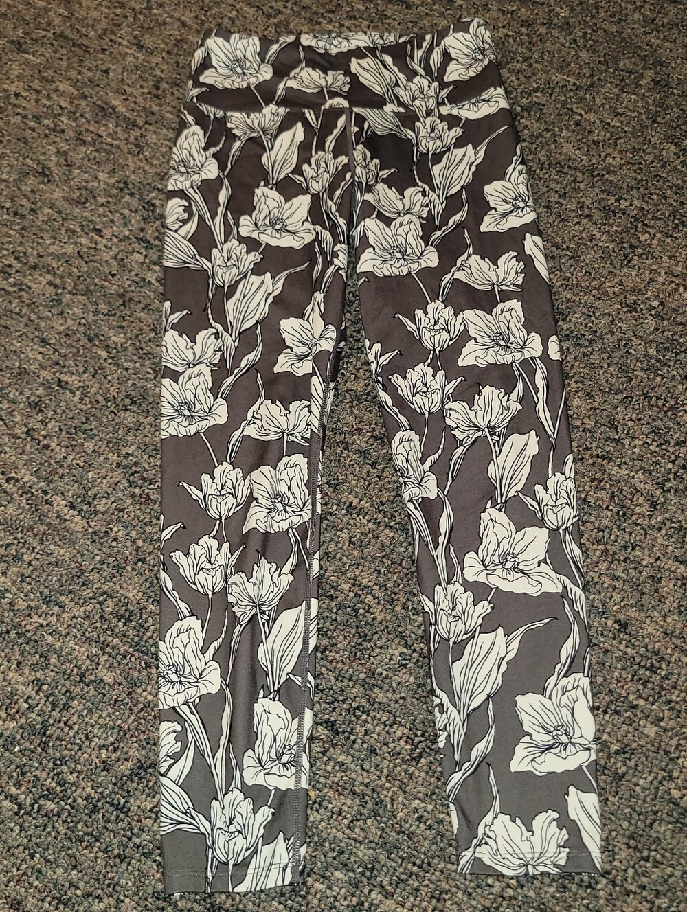 JoyLab  Leggings with White Floral Print
